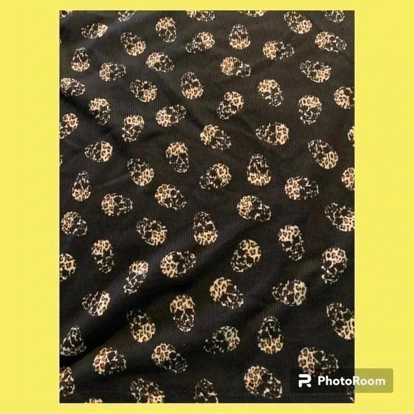 No Boundaries black with brown skulls Junior T-Shirt with short sleeves … - Picture 2 of 3